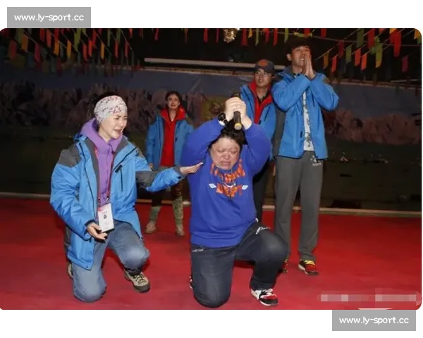 电竞主持一本正经地搞笑，网友：这颜值配才华太犯规！